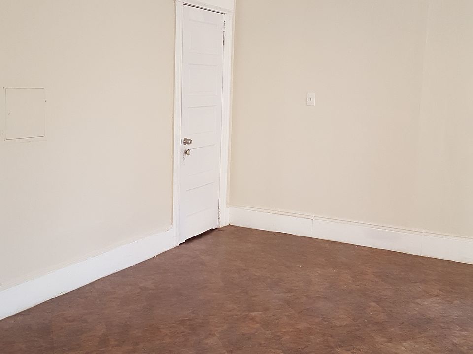 2nd image of 1207 S Clinton Ave