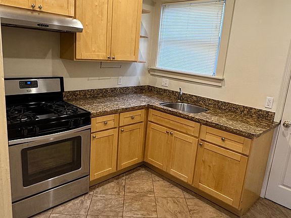 2nd image of 189 Dolores St APT 4
