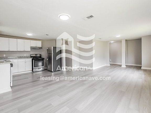 1428648_002_living_room_3.jpg