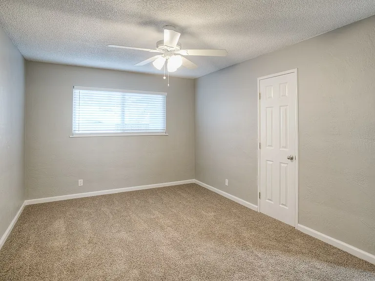 Phoenix Apartments — Photo 37