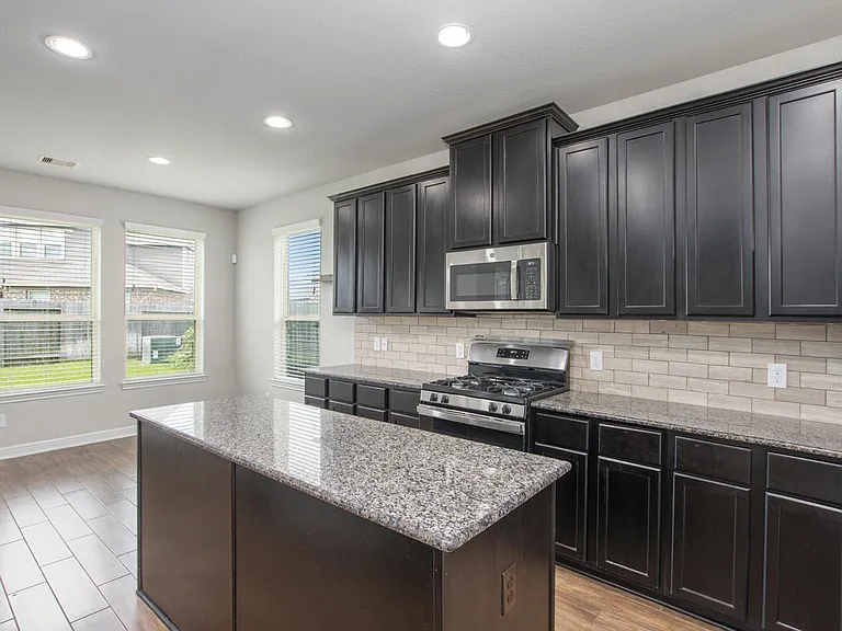 18911 Cypress Bay Dr — Photo 10