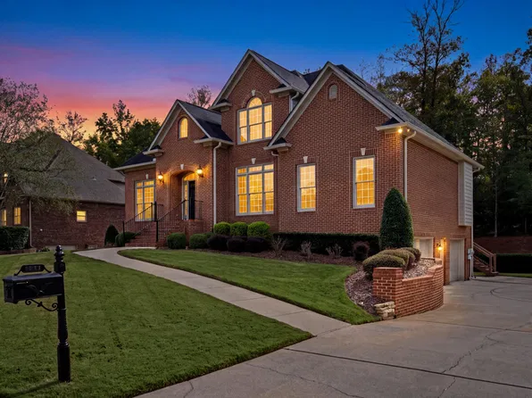 9041 Eagle Valley Ln, Birmingham, AL 35242