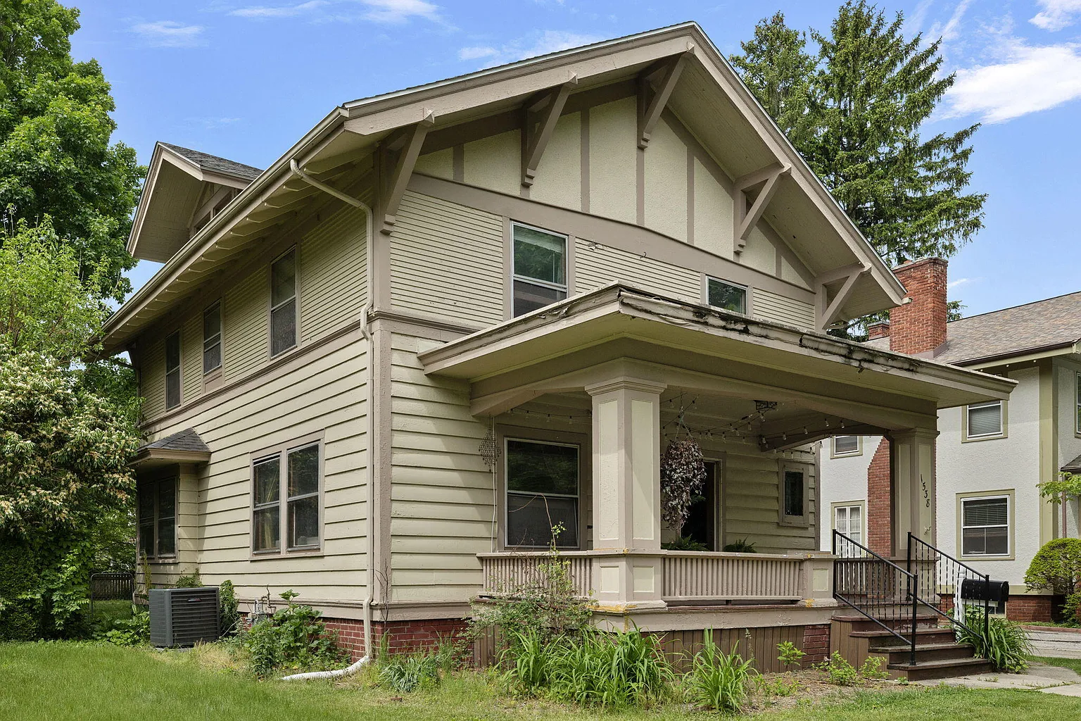 1538 Michigan Ave photo 1