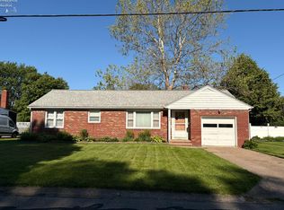 527 Washington Ave, Huron, OH 44839