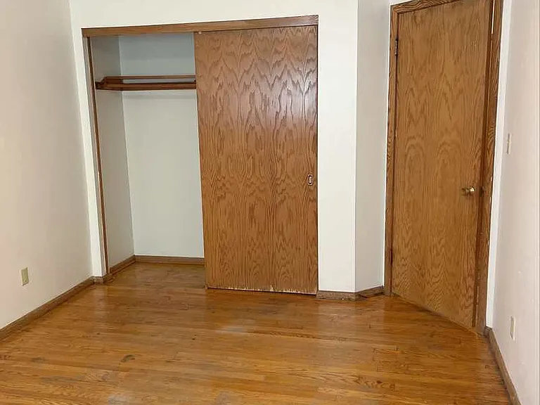 210 N Summit St #3 — Photo 4