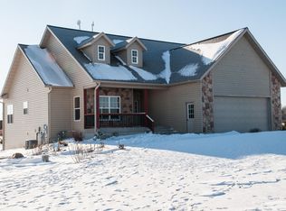 25182 727th St, Hayfield, MN 55940