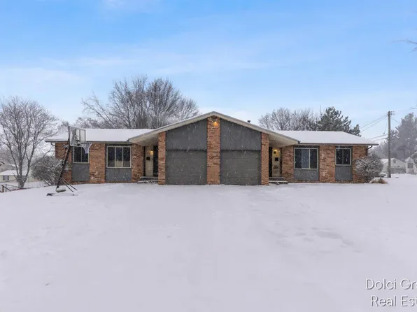 2212 Burton St SW, Wyoming, MI 49519