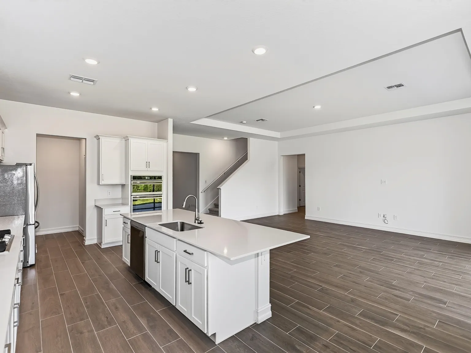 5 bed, 3336 sqft, $3,600 — Photo 3