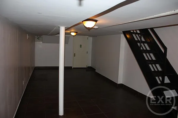 Rented by EXR | media 64