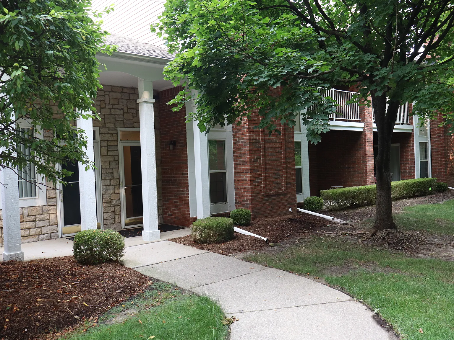 2 bed, 1248 sqft, $2,050 — Photo 1