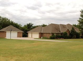 2404 Mission Ridge Dr, Edmond, OK 73025