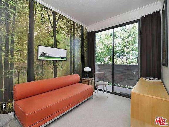 5th image of 13331 Moorpark St APT 325