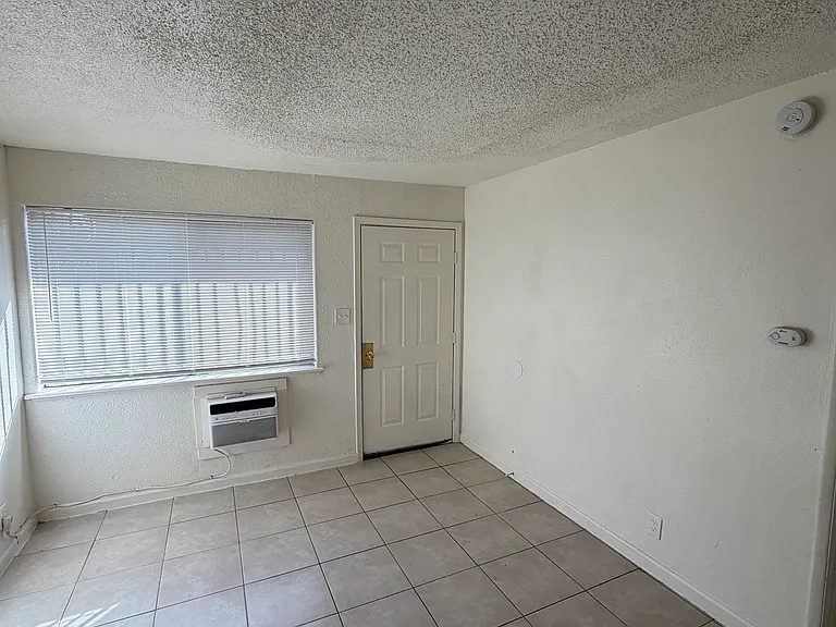 734 N Bond St #5 — Photo 5
