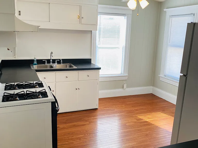 131 Rosedale St #UPPER MONROE — Photo 20