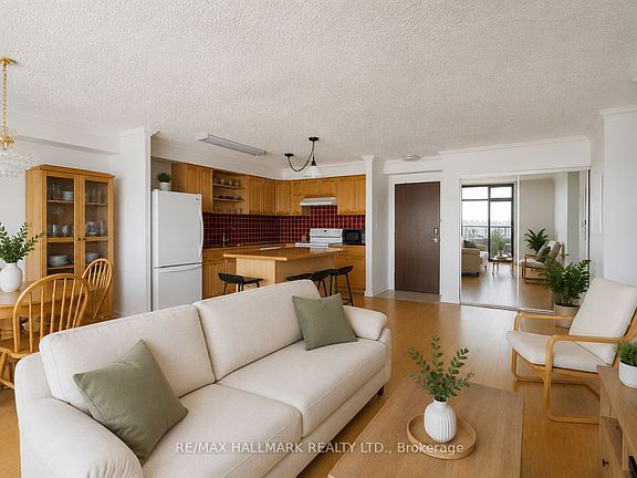 4th image of 135 Marlee Ave Unit 1103