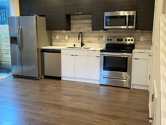 Modern efficient kitchen