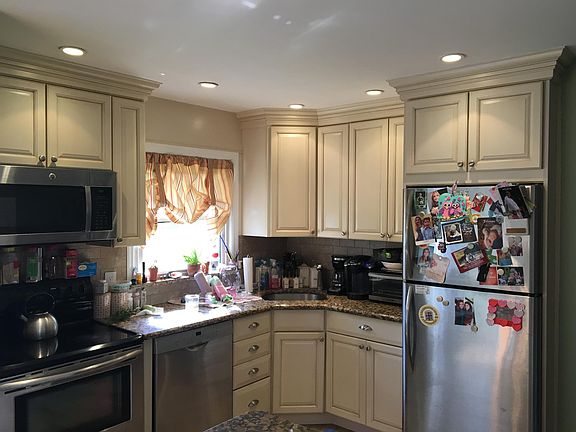2nd image of 335 Sylvan Ln