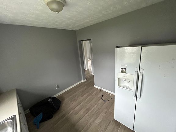 2nd image of 3813 Toledo Ave