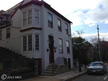1st image of 221 W Washington St