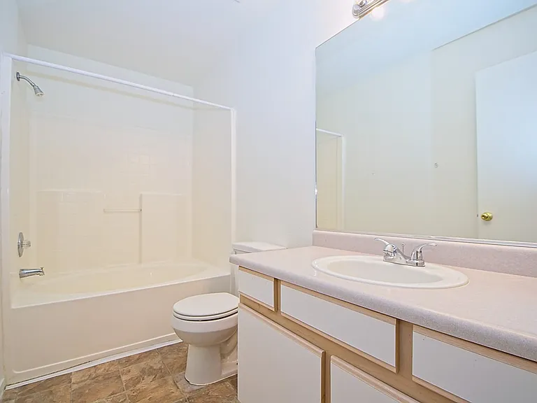 424 Valley Cir #D — Photo 12