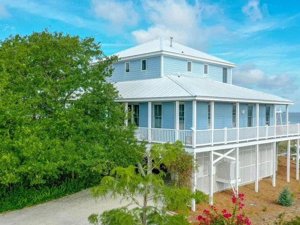 170 Harbor Dr N, Saint Helena Island, SC 29920