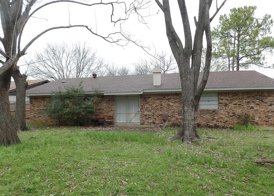 2nd image of 2114 Kimberly Dr