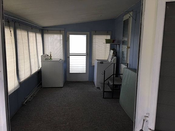 4th image of 38033 Middle Ave