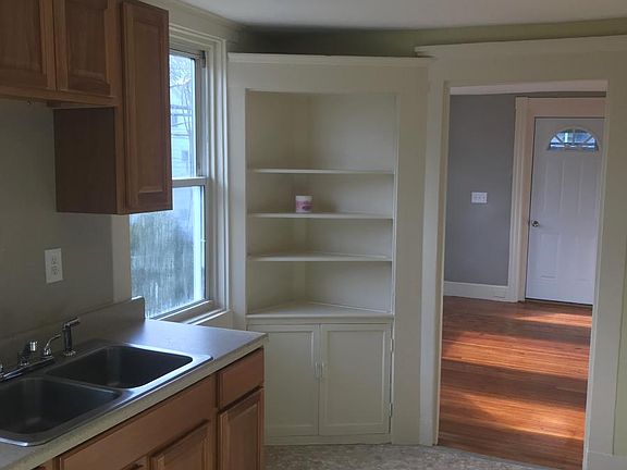 2nd image of 1620 Main St #4