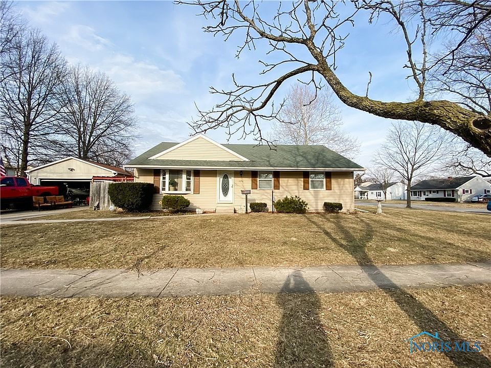 1120 Shaker Dr Maumee Oh 43537 Zillow