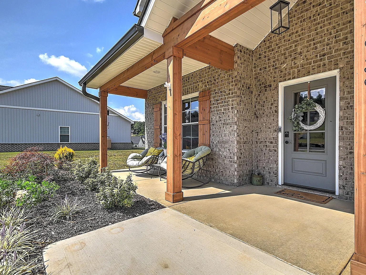 4 bed, 2544 sqft, $3,900 — Photo 3