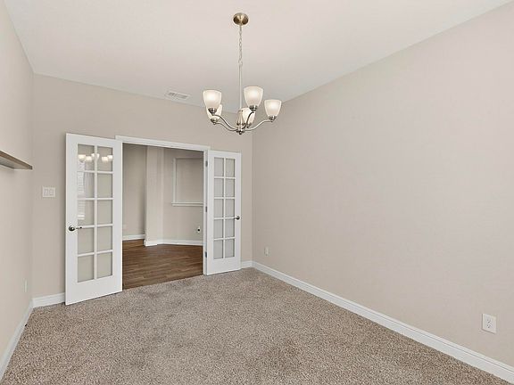 4th image of 625 Hogan Dr