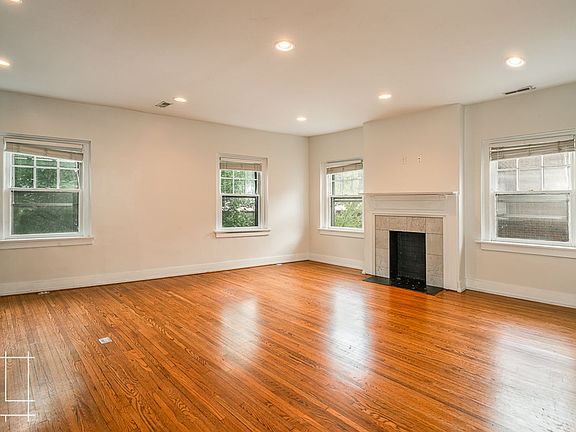 2nd image of 19 W 1st Ave #201