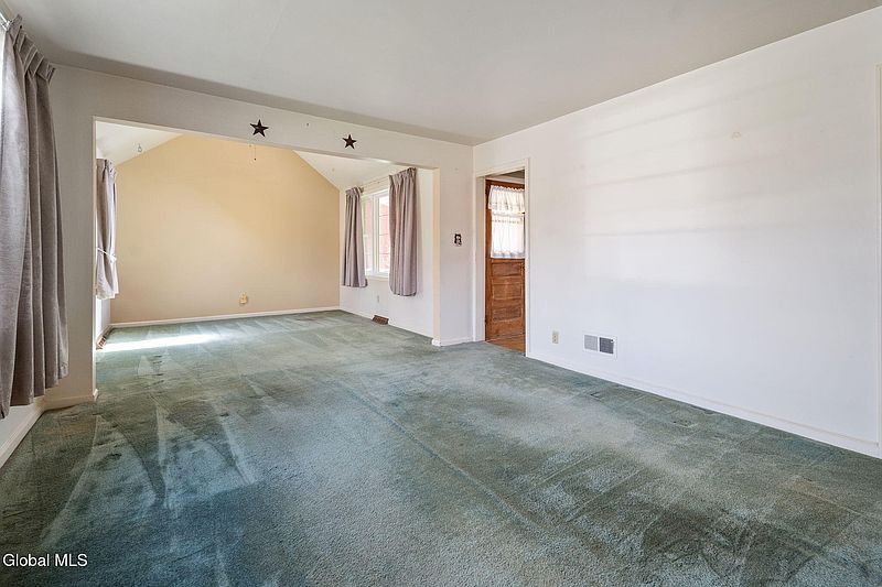 4th image of 15 Albermarle Road