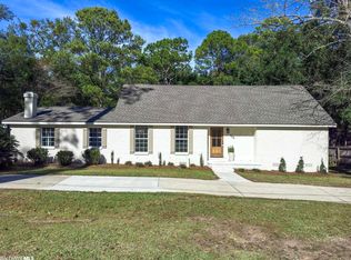 805 Gayfer Ave, Fairhope, AL 36532