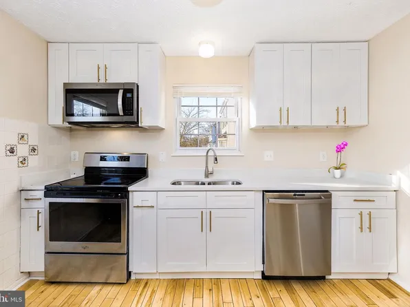 3720 Silver Park Ct, Suitland, MD 20746