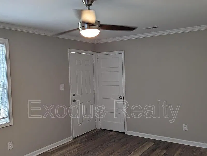 2 bed, 1.0 bath, 800 sqft, $1,100 — Photo 3