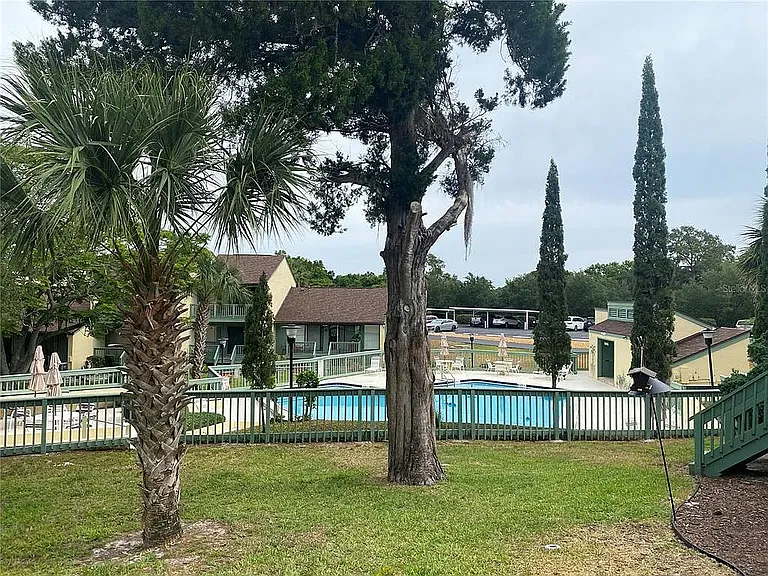 195 Clubhouse Blvd — Photo 32