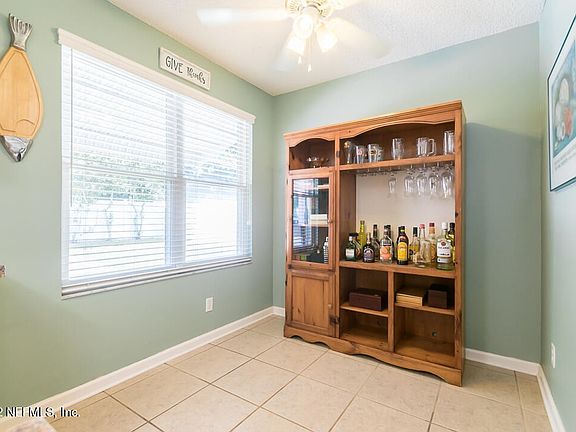 3rd image of 3570 Seafoam Ln