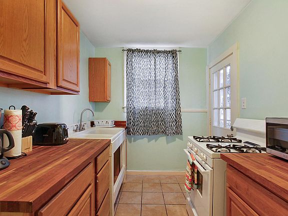 4th image of 1521 Dumaine St #A
