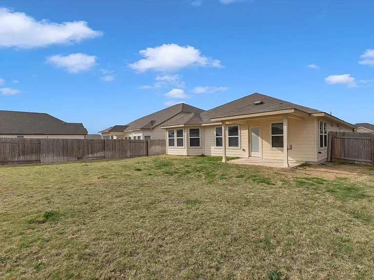 405 Grasslands Trl — Photo 36