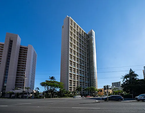 555 University Ave #605 Photo 1