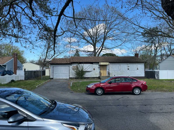 99 S 28th St, Wyandanch, NY 11798