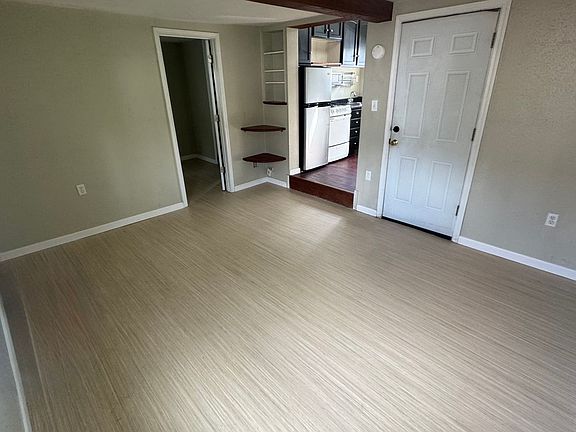 5th image of 859 Runamuck Ave