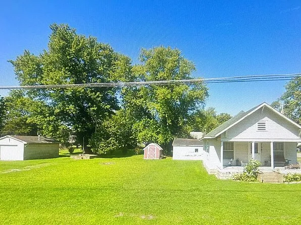 2507 Illinois Ave, Eldorado, IL 62930