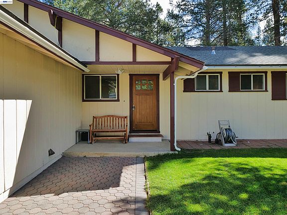 2nd image of 1423 Rancho Way
