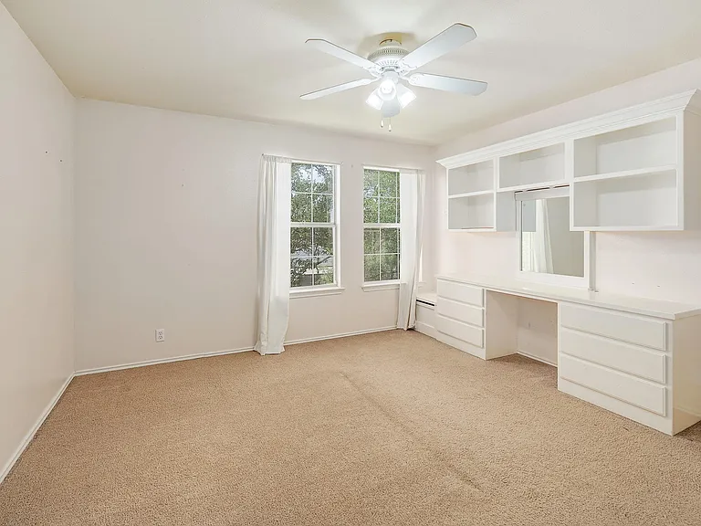 9401 Caracas Dr — Photo 25
