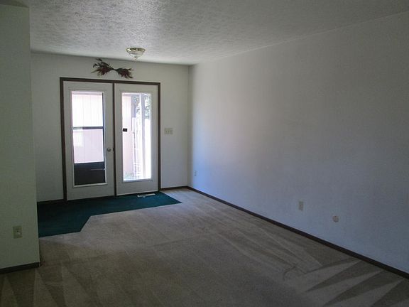 3rd image of 3408 Southward Cir