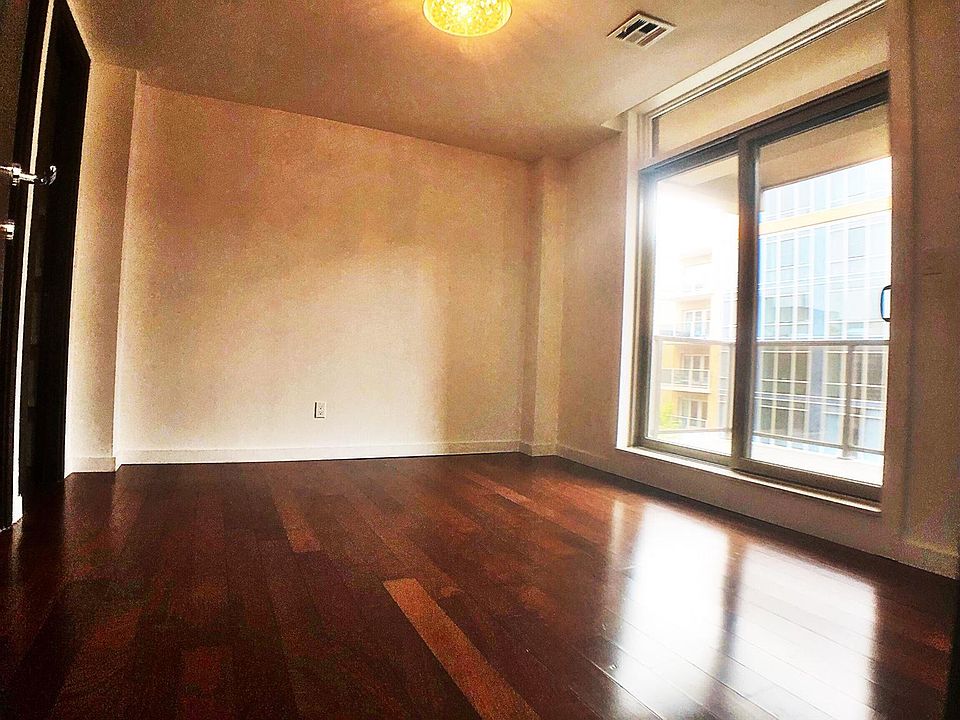 1st image of 1686 E 19th St #5D