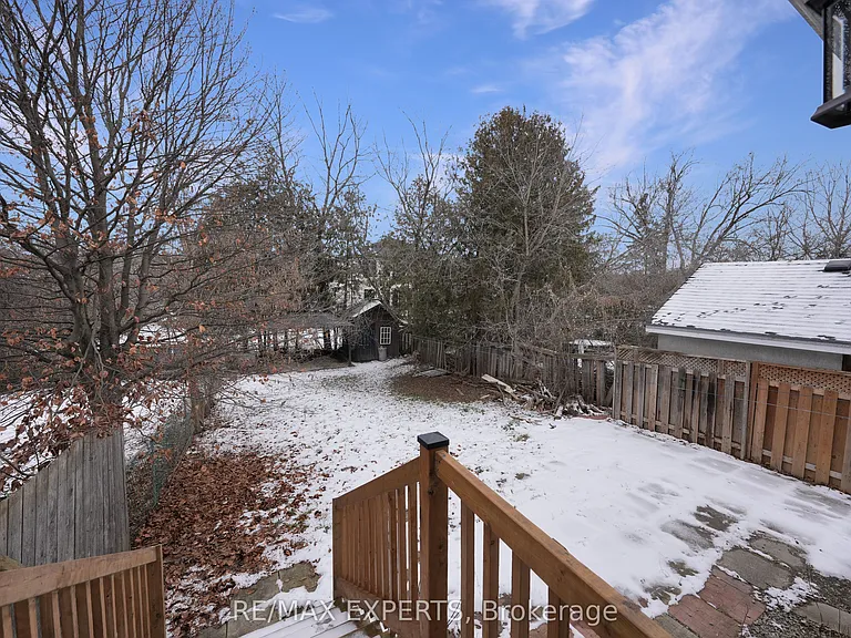 79 Louisa St #UPPER — Photo 21