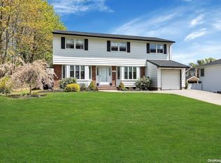 11 Byron Rd, Commack, NY 11725